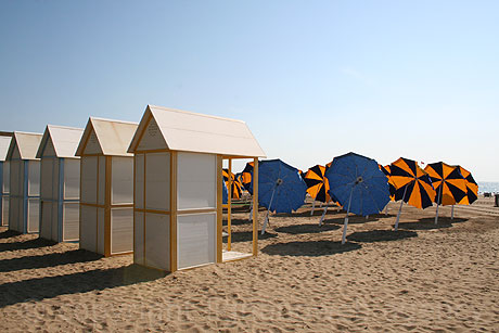 Ombrelloni e cabine spiaggia Lignano Sabbiadoro foto